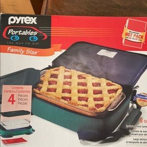 Pyrex portables 2 Qt New
